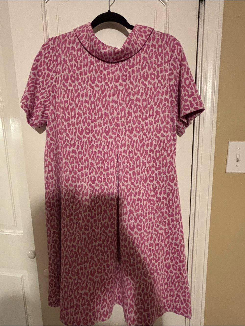 Tyler Boe Pink Leopard-Print Short Sleeve Dress